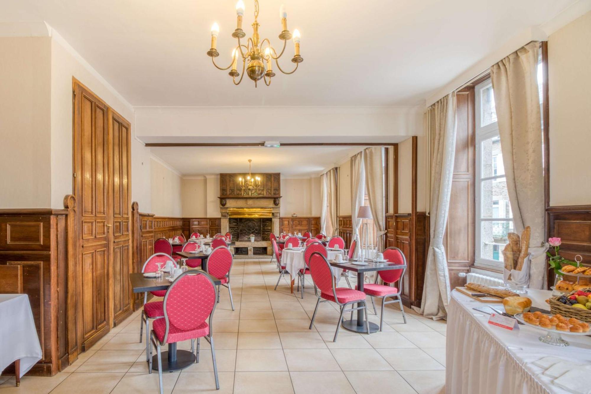 Brit Hotel le Cygne Saint-Hilaire-du-Harcouët Buitenkant foto