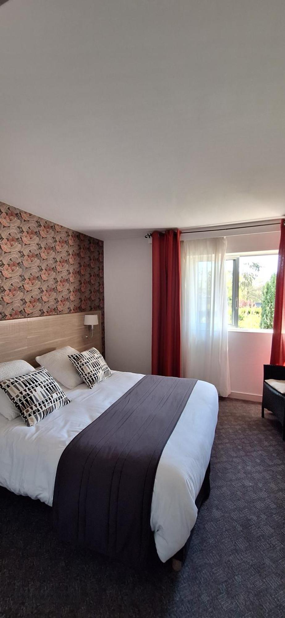 Brit Hotel le Cygne Saint-Hilaire-du-Harcouët Buitenkant foto