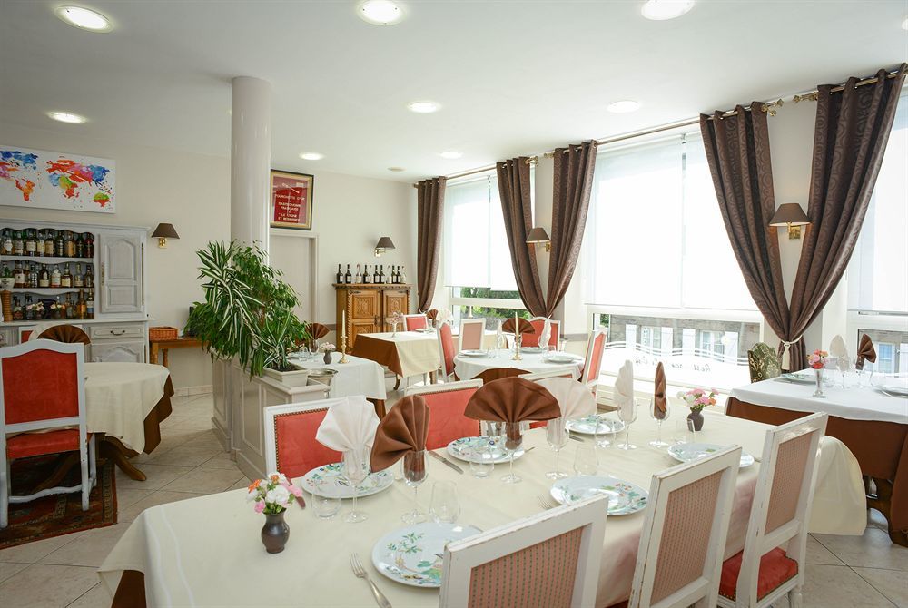 Brit Hotel le Cygne Saint-Hilaire-du-Harcouët Buitenkant foto